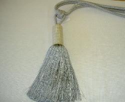 Color 2027 Alessandra Large Decorative Tassel